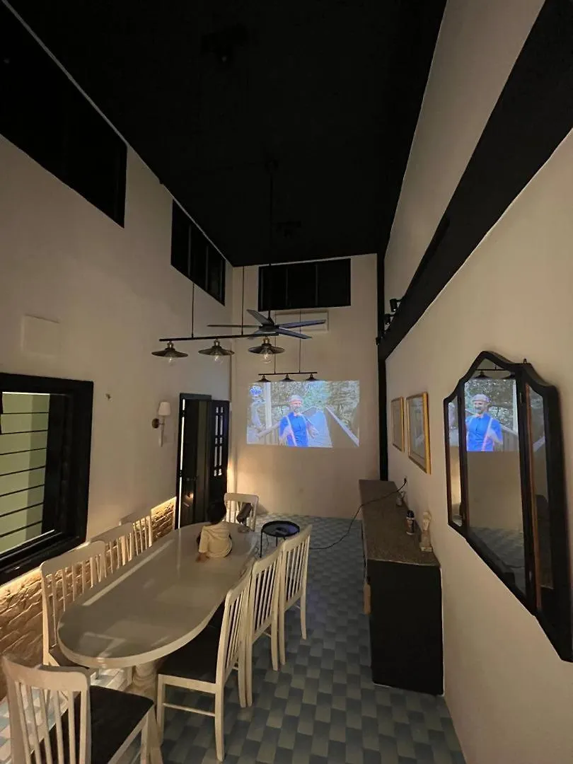 Peranakan House Convenient Stay Near Jonker 6-12 Pax Malacca